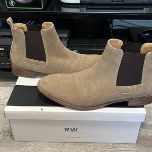 Robert Wayne Chelsea Boots